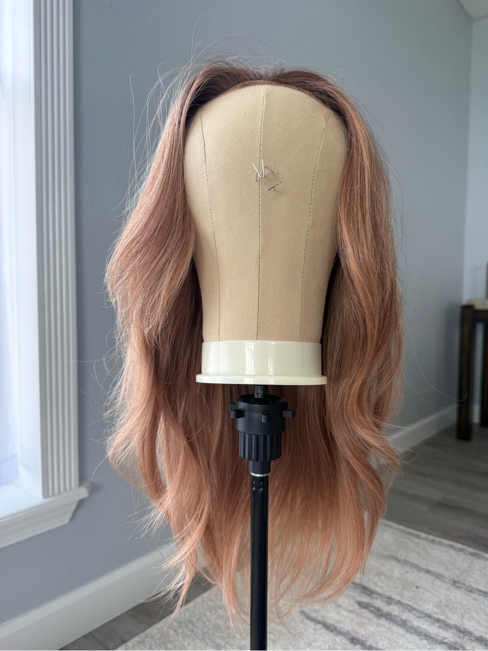 Women's strawberry gloss Silas Long Wavy Wig - Chelsey smith crowns